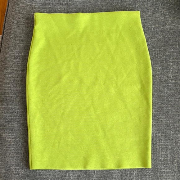 Express neon green knit fitted pencil skirt - Picture 1 of 4